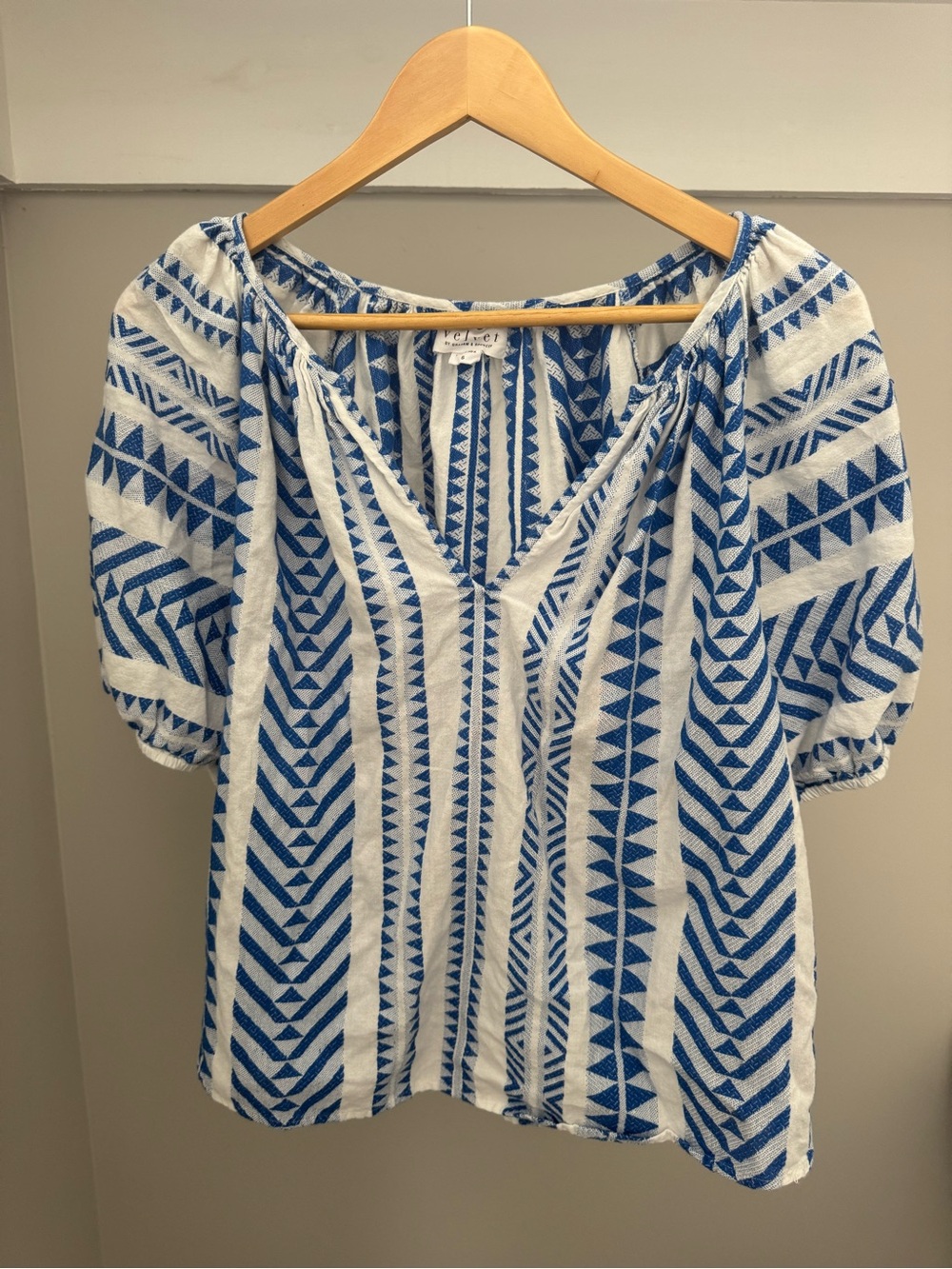 Velvet by Graham & Spencer Blue and White Geometric Peasant Blouse